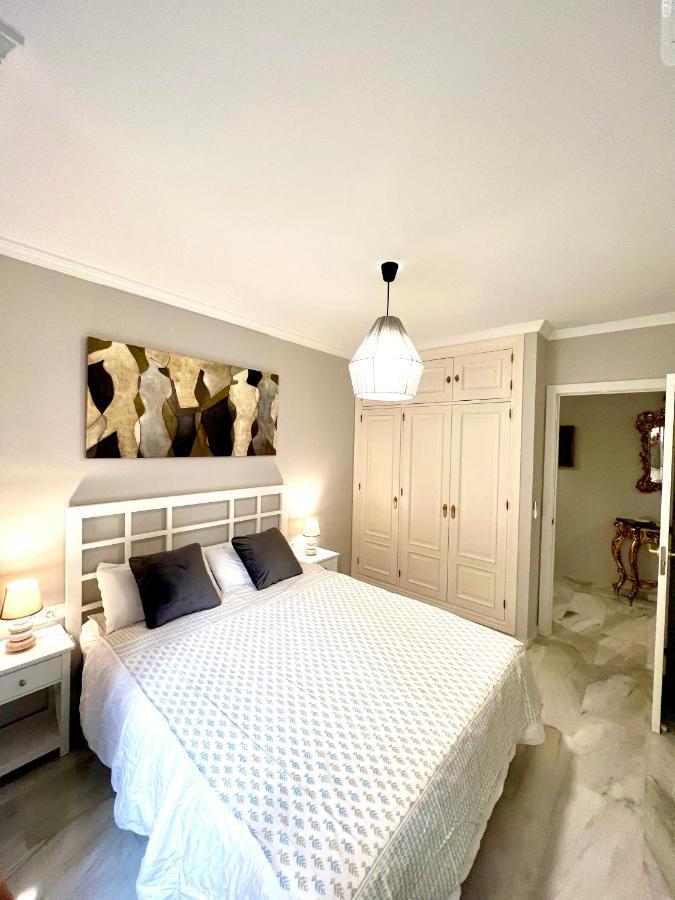 Puerto Deluxe Apartment Малага Екстериор снимка