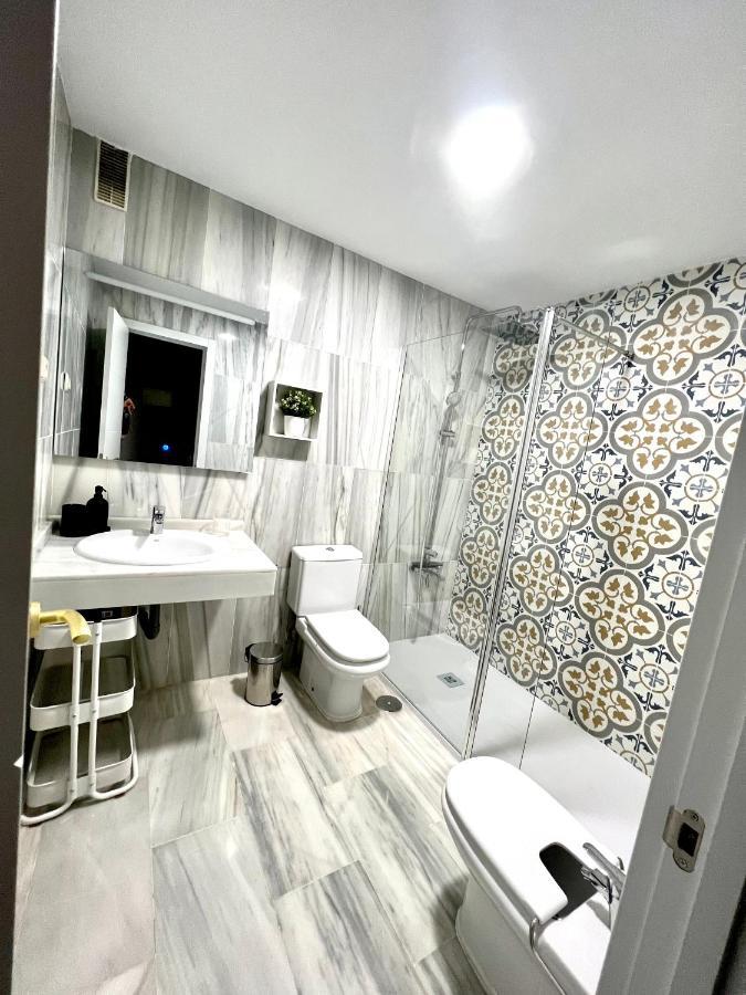 Puerto Deluxe Apartment Малага Екстериор снимка